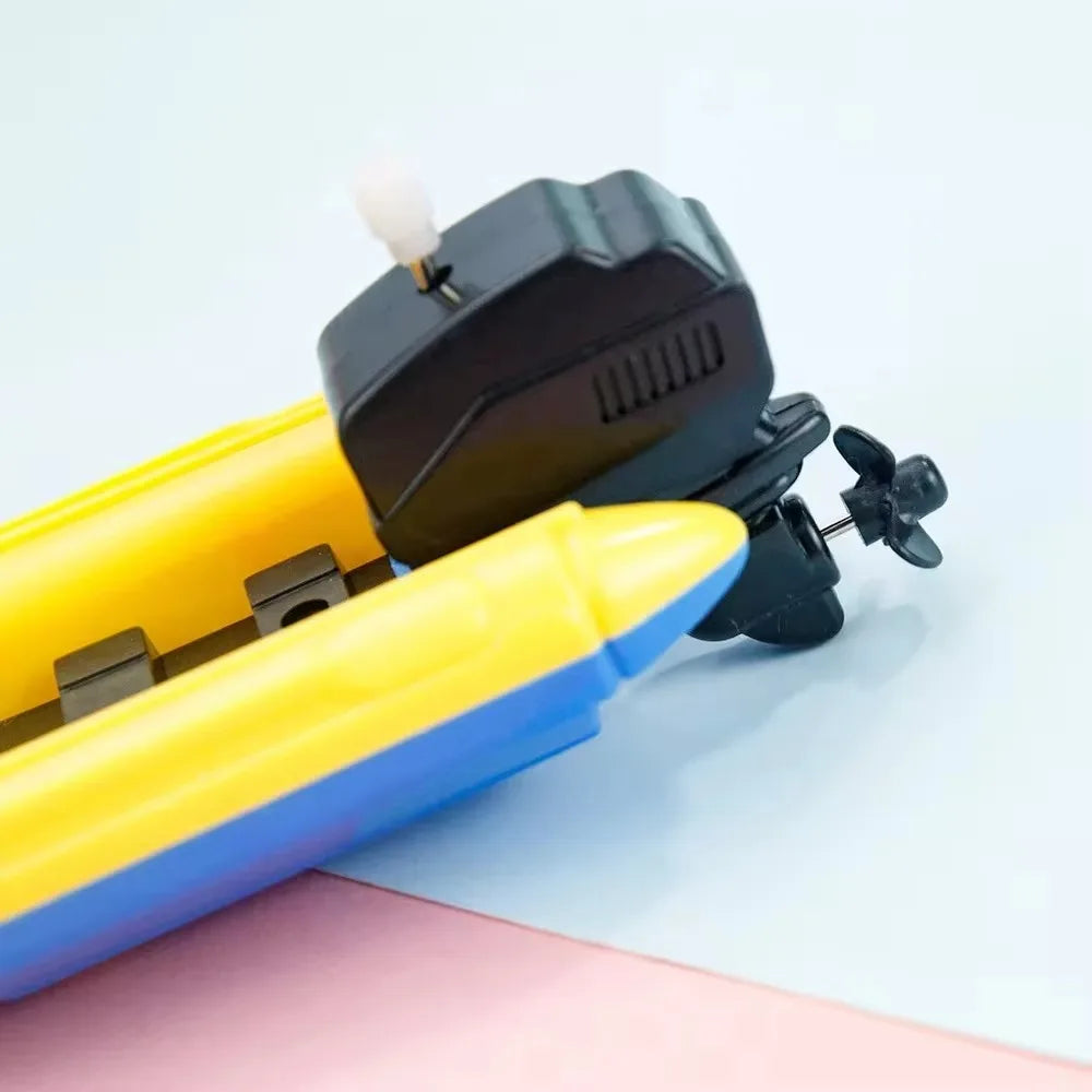 1Pc Speed Boat Clockwork Toys Ship Wind up Toy Float in Water Kids Toys Classic Bathtub Shower Bath Toy for Children Boys Toys